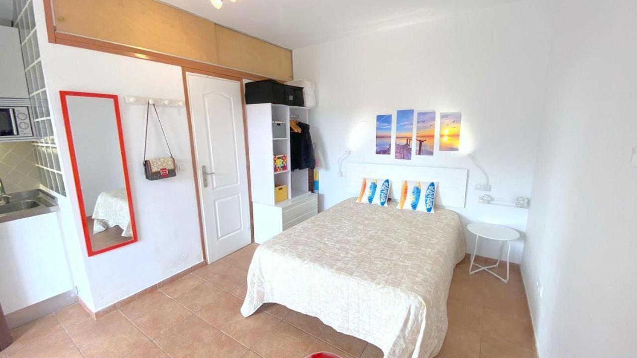 Tenis Sol Levante 103 Rosas Exterior foto