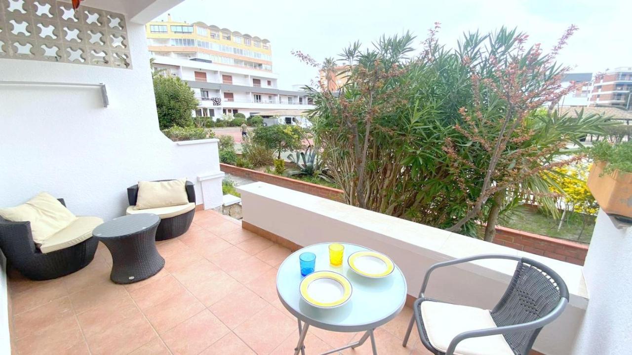 Tenis Sol Levante 103 Rosas Exterior foto