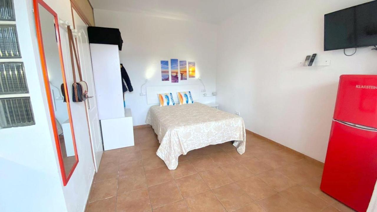 Tenis Sol Levante 103 Rosas Exterior foto