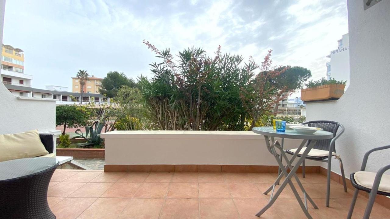 Tenis Sol Levante 103 Rosas Exterior foto