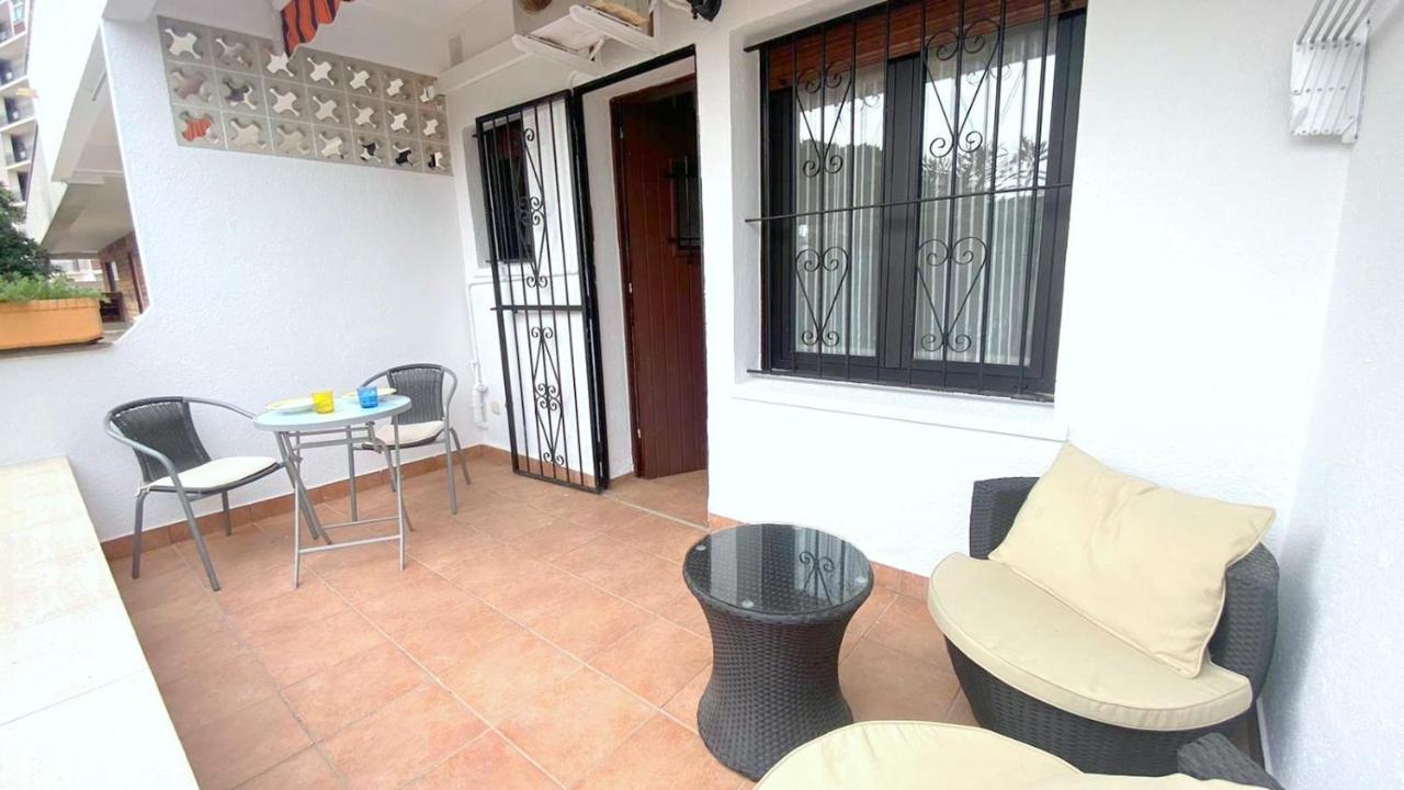 Tenis Sol Levante 103 Rosas Exterior foto